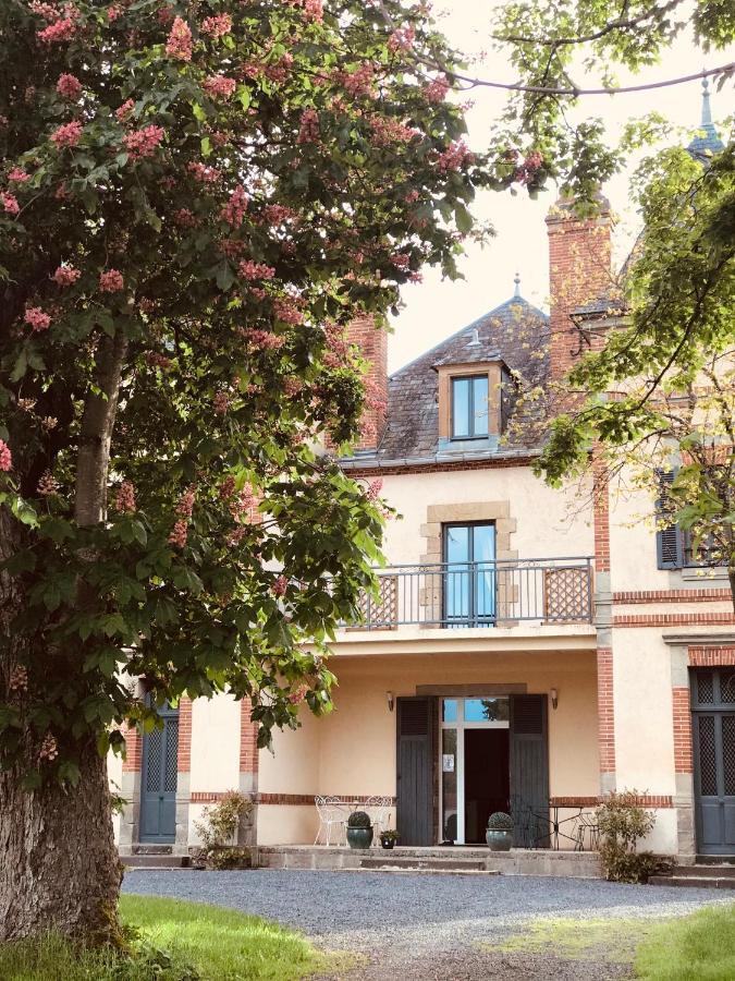 Le Chateau Segot Neuilly-le-Réal Zewnętrze zdjęcie